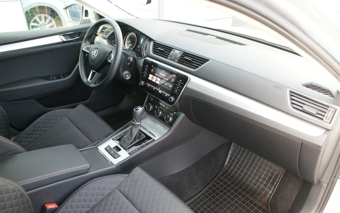 Skoda Superb cena 106900 przebieg: 54499, rok produkcji 2019 z Świerzawa małe 704